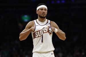 年薪4920万美元！布克：直播比打NBA更赚钱 我也应该去直播😳图片